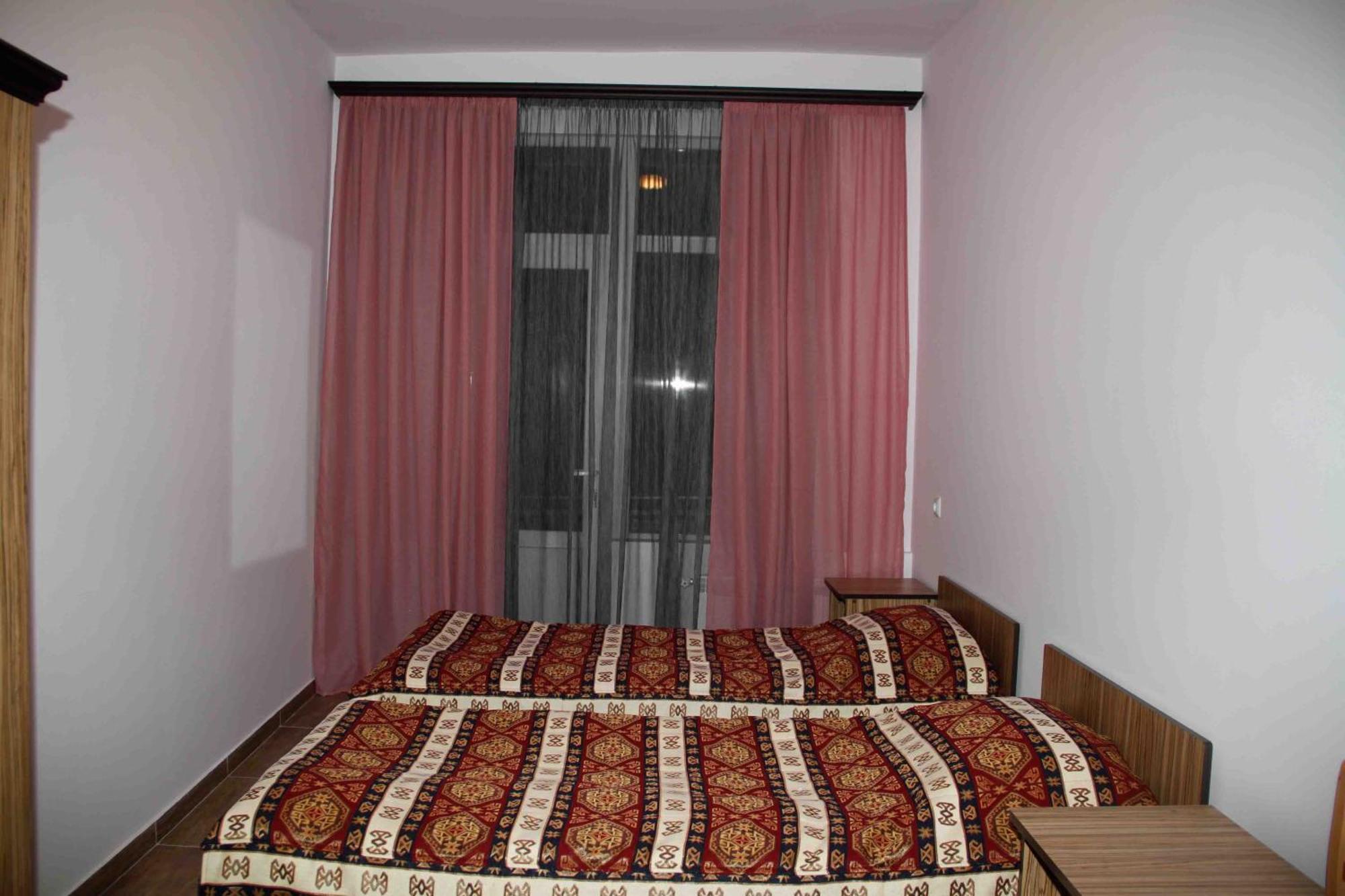 Zanger Hotel Goris Cameră foto