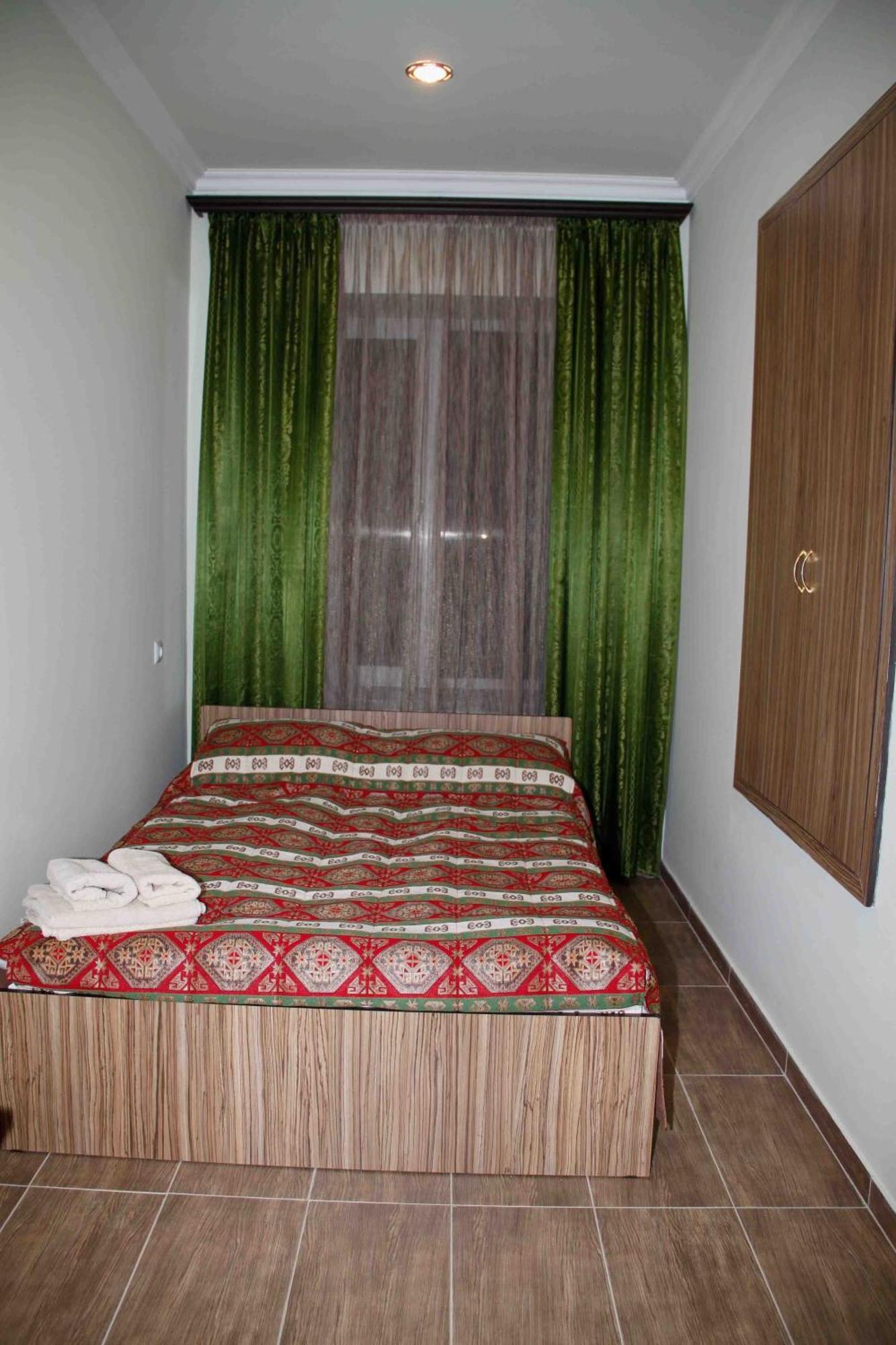 Zanger Hotel Goris Cameră foto